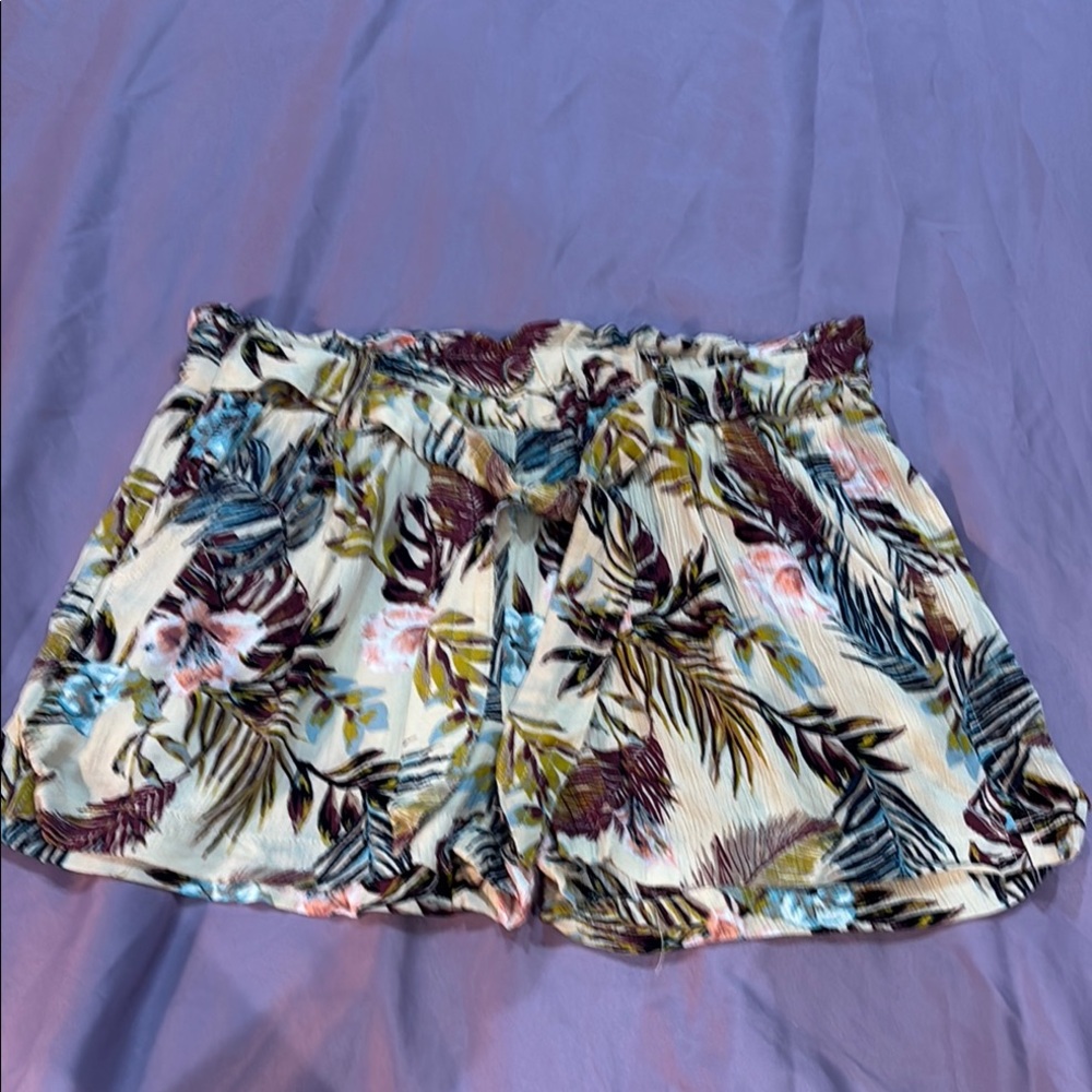 Jolt Peach Floral Ruffled Waist Shorts